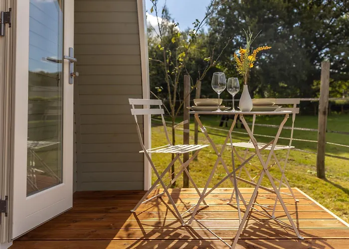 Camping De Verpozing - Vakantiehuisjes Milsbeek